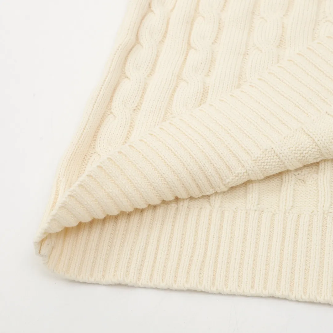 🅿️480 Ralph Lauren 25FW small label knitted sweetheart neck sweater Ralph Lauren (RALPH LAUREN) is the "American classic" brand in the fashion industry. Founded by Mr. Ralph Lauren in 1968, it is a high-end fashion brand with a strong American flavor. The styles are highly stylized and should be regarded as the clothing brand that best represents American culture (this can be seen from the fact that the uniforms of the US team in many Olympic Games have been provided by Ralph Lauren). Size: S-L